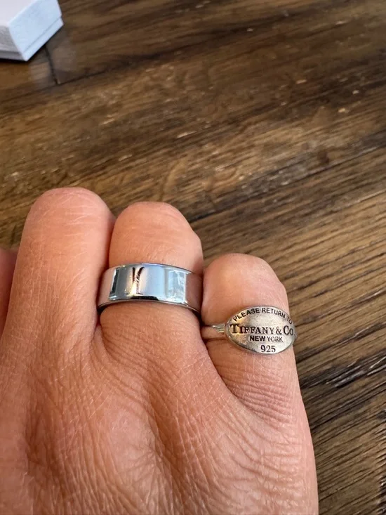 Tiffany & Co. Sterling Oval Tag Ring in Silver with Brown Patina - Picture 3 of 4